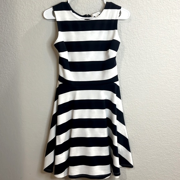Boston Proper Woman’s Navy Blue & White Striped Mini Dress. Size 8 women's - Picture 1 of 6
